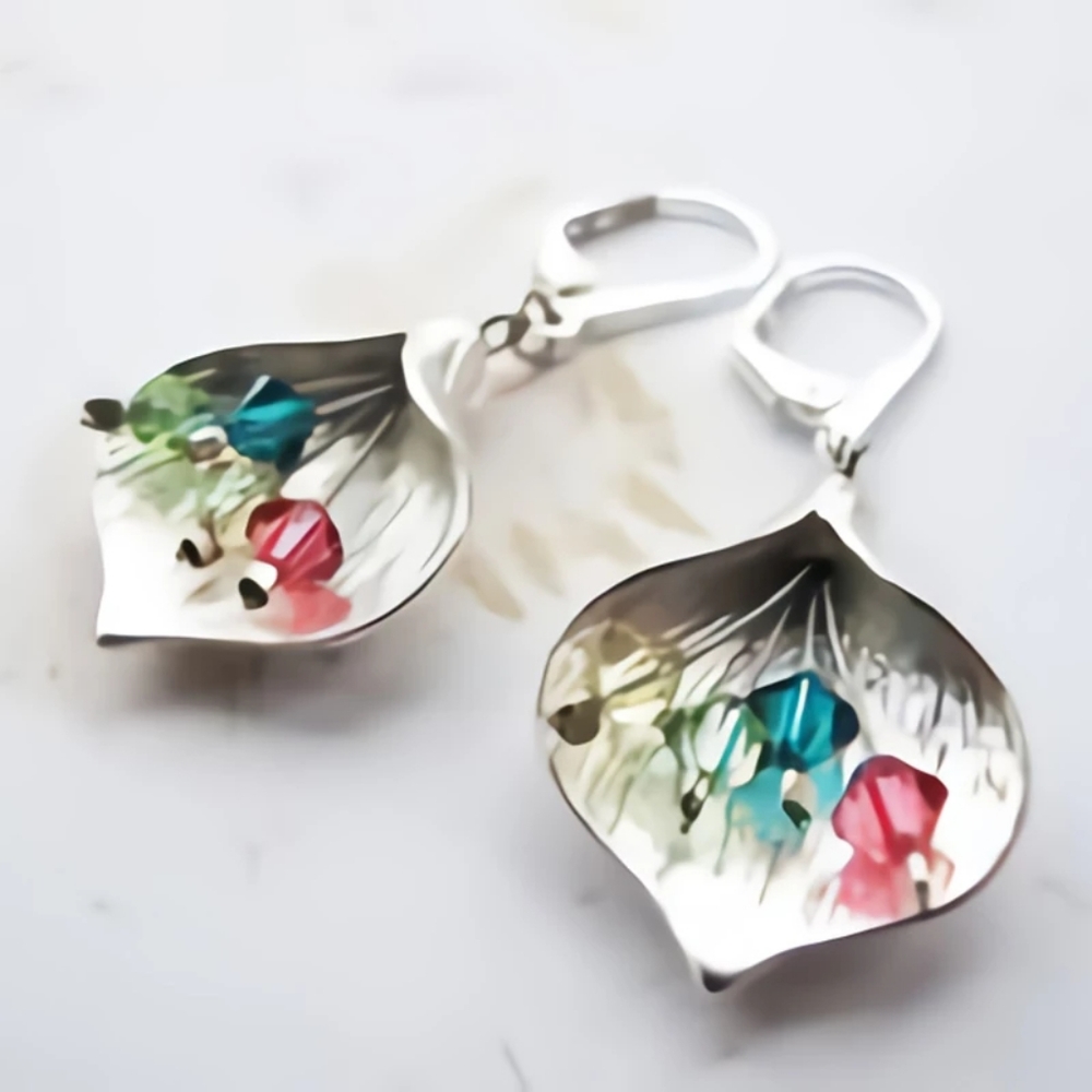 Sweet silver leaf earrings.